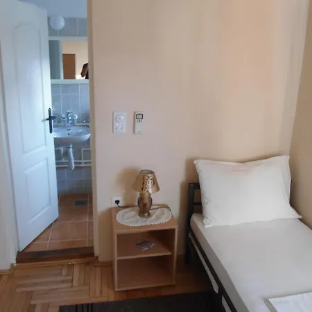 Πανσιόν Prenociste Ankica