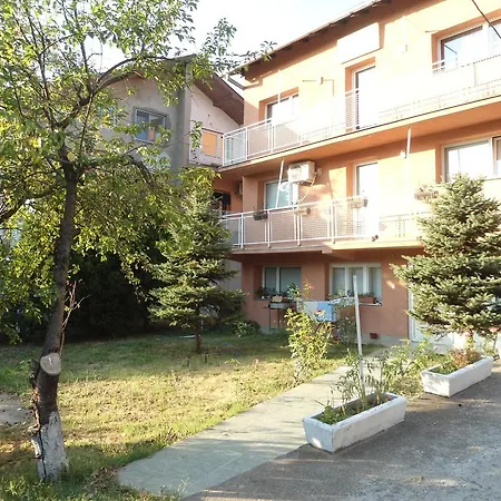 Πανσιόν Prenociste Ankica 3*